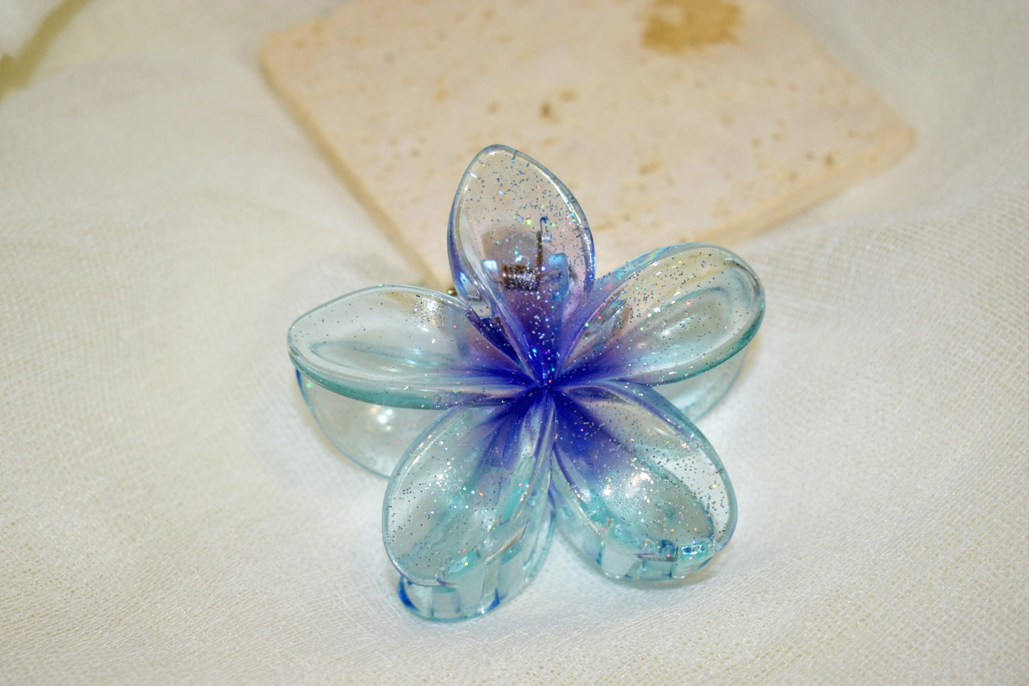 Hawaiian Girl Hair Claw