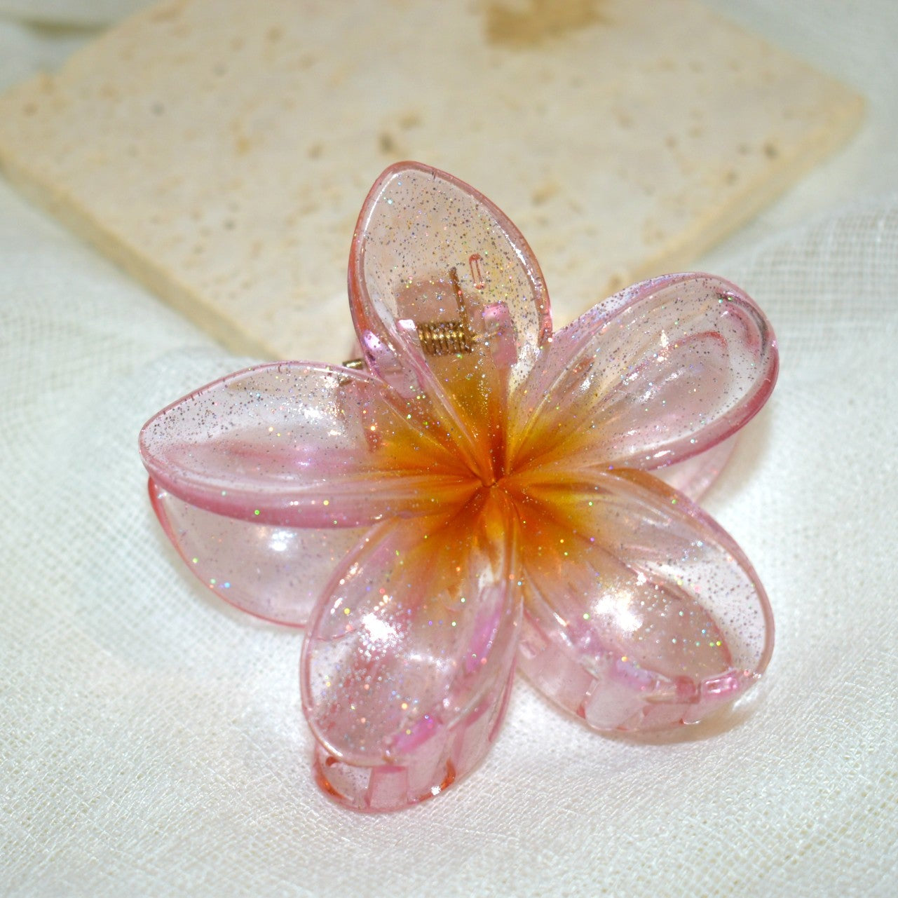 Hawaiian Girl Hair Claw