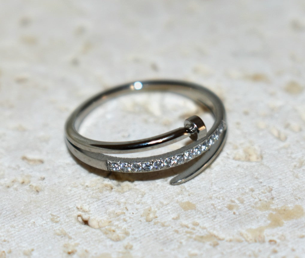 Elle Ring