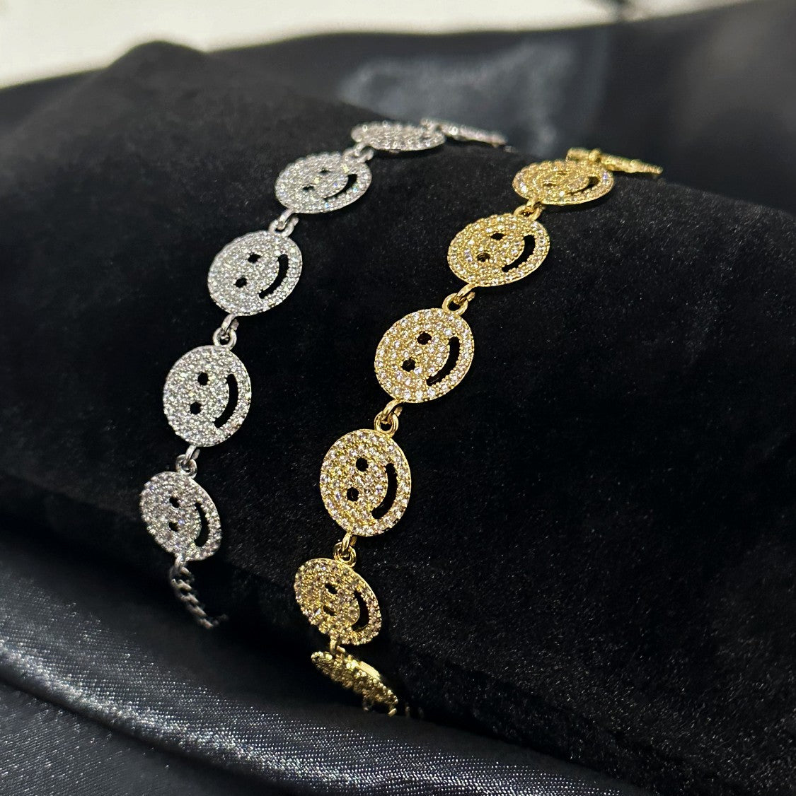 Smiley Zircon Bracelet