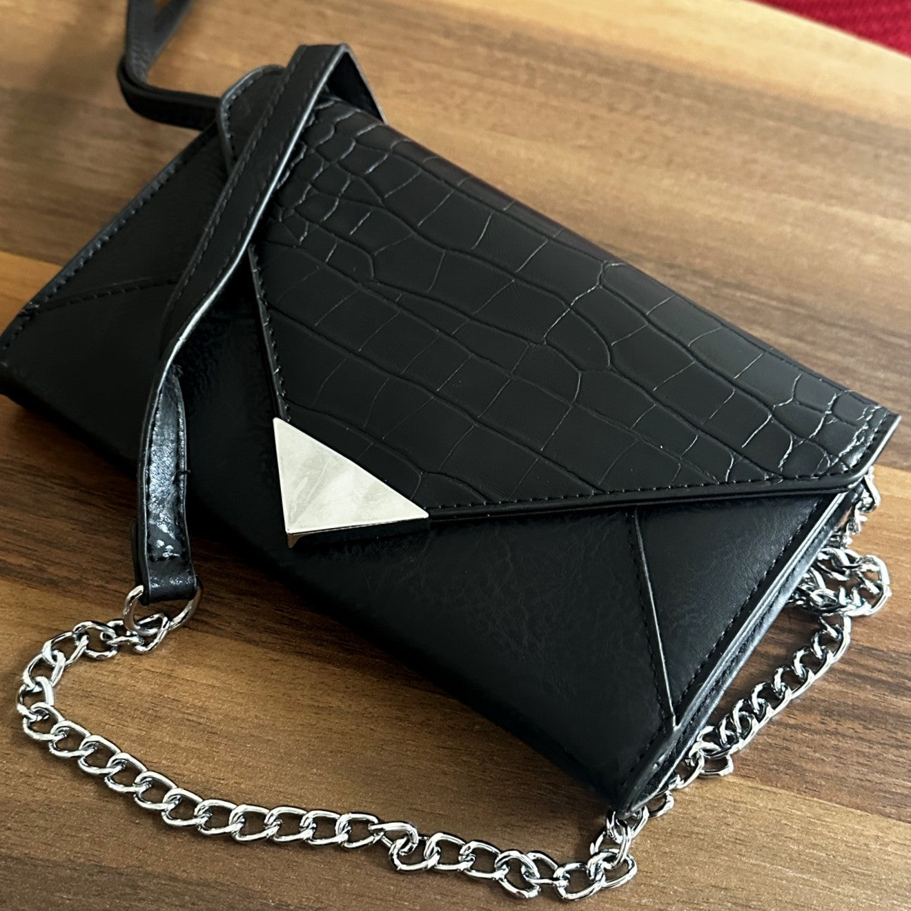 Elegant Noir Clutch Bag