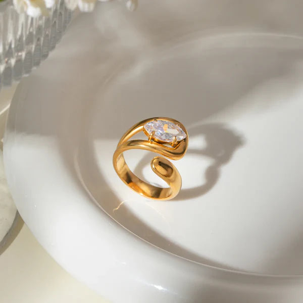Lacrima Ring
