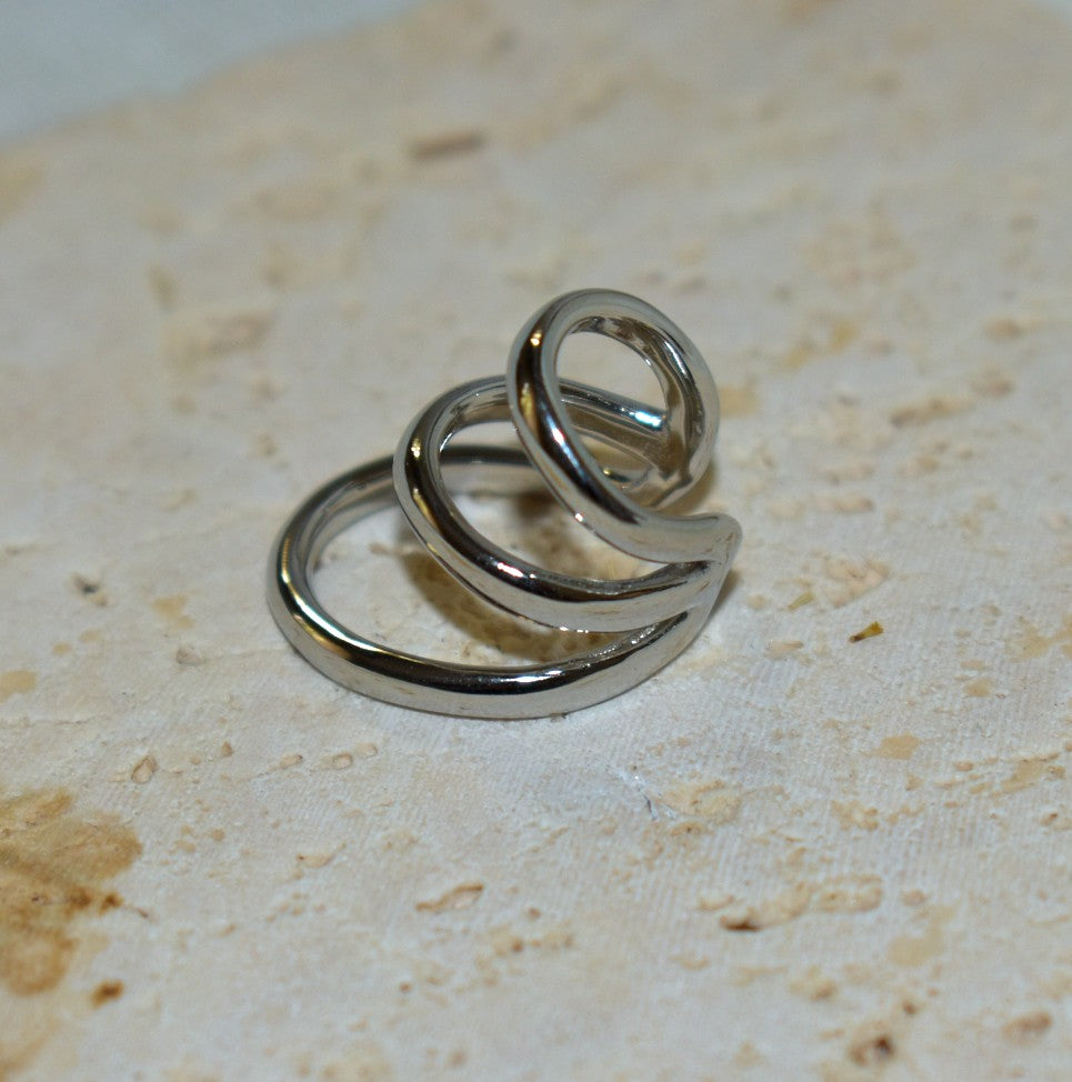 Infinity Twist Εar Cuff