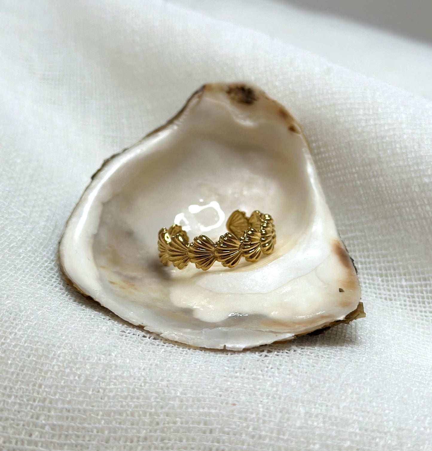 Tiny Shell Ring