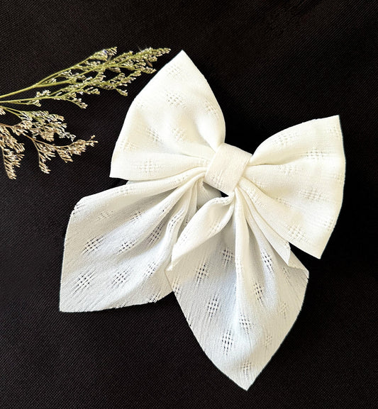 Delicate Bow Hair Clip