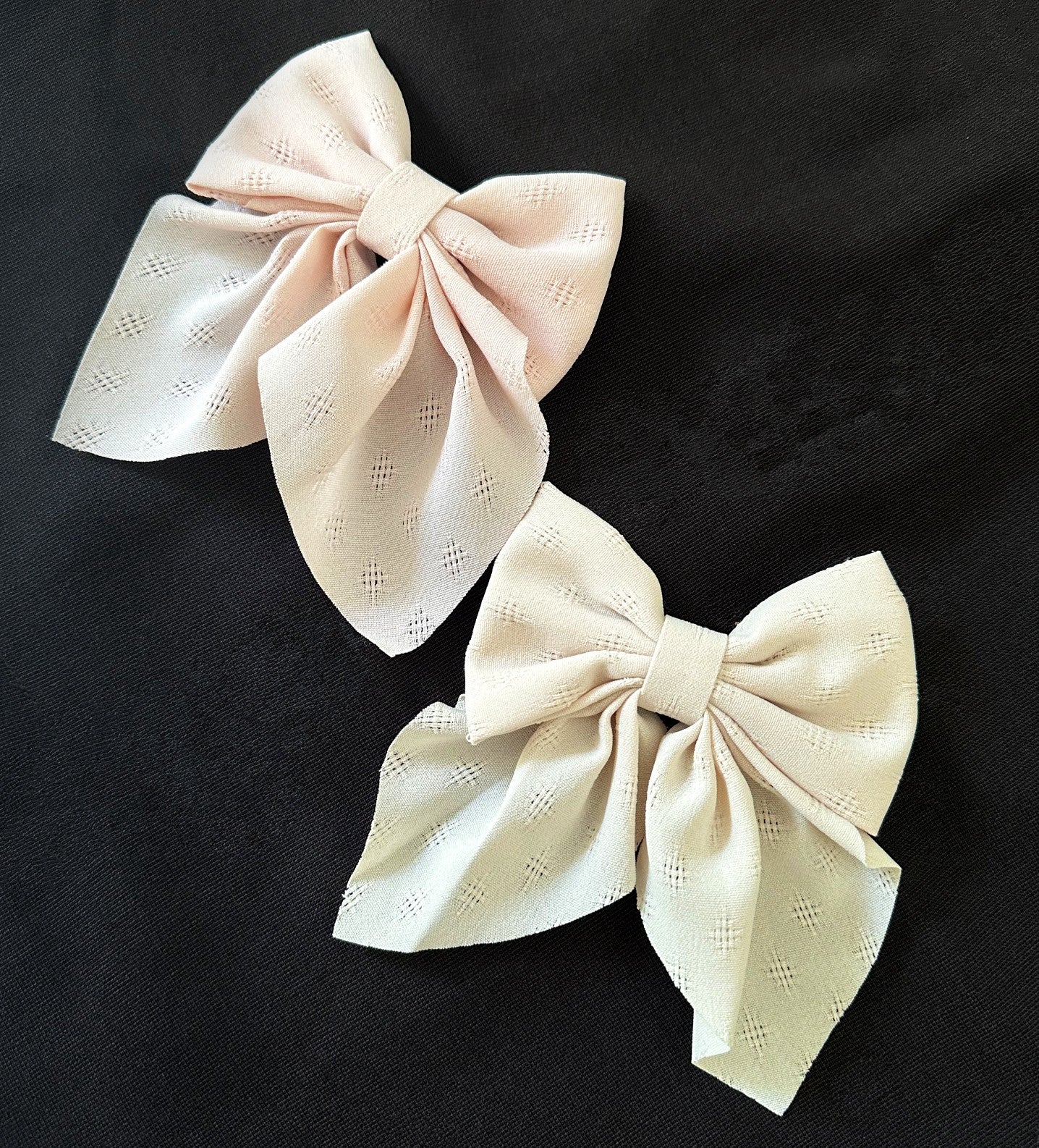 Delicate Bow Hair Clip