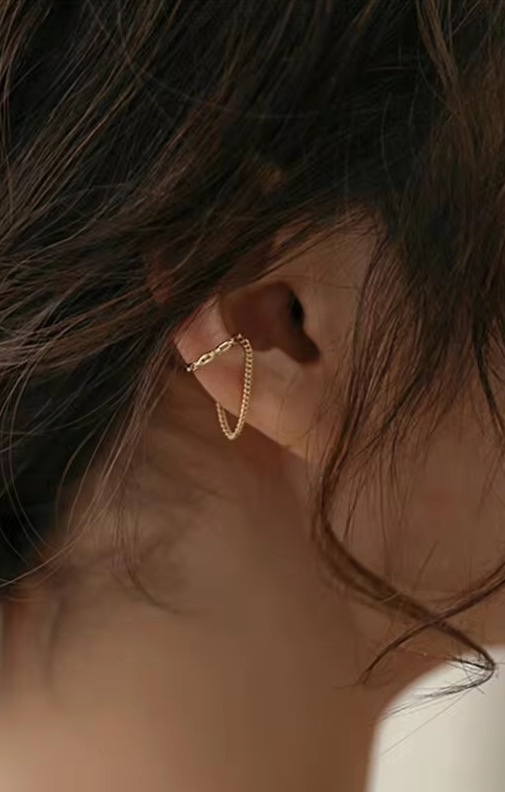 Minilist Ear Cuff