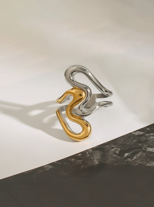 Amour Curve Ring